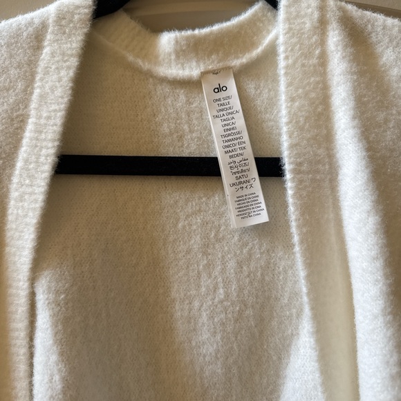 ALO Yoga Ivory Cropped Open-Front Shrug - Picture 2 of 6